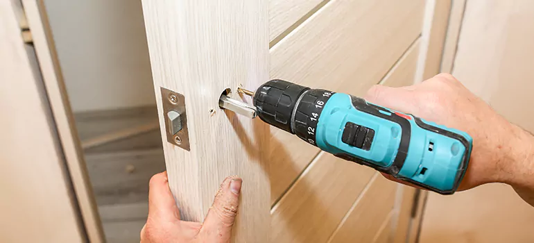 Old Door Knob Repair in West Palm Beach, FL